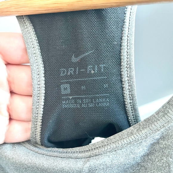 Nike JUST DO IT Medium Support Sports Bra - Picture 3 of 5
